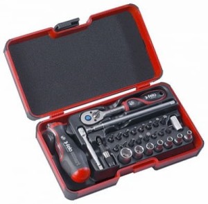 Zestaw 29 części,  rękojeść, grzechotka, nasadki, bity  FL06081506  FELO