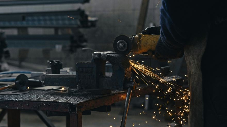 Jak czytać parametry elektronarzędzi? Nm, W, obr./min, V, Ah i Wh bez marketingowych skrótów